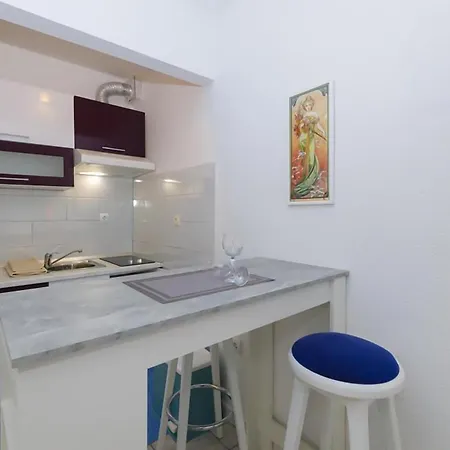 Gorgeous Apartment In Brela With House Sea View Apartamento